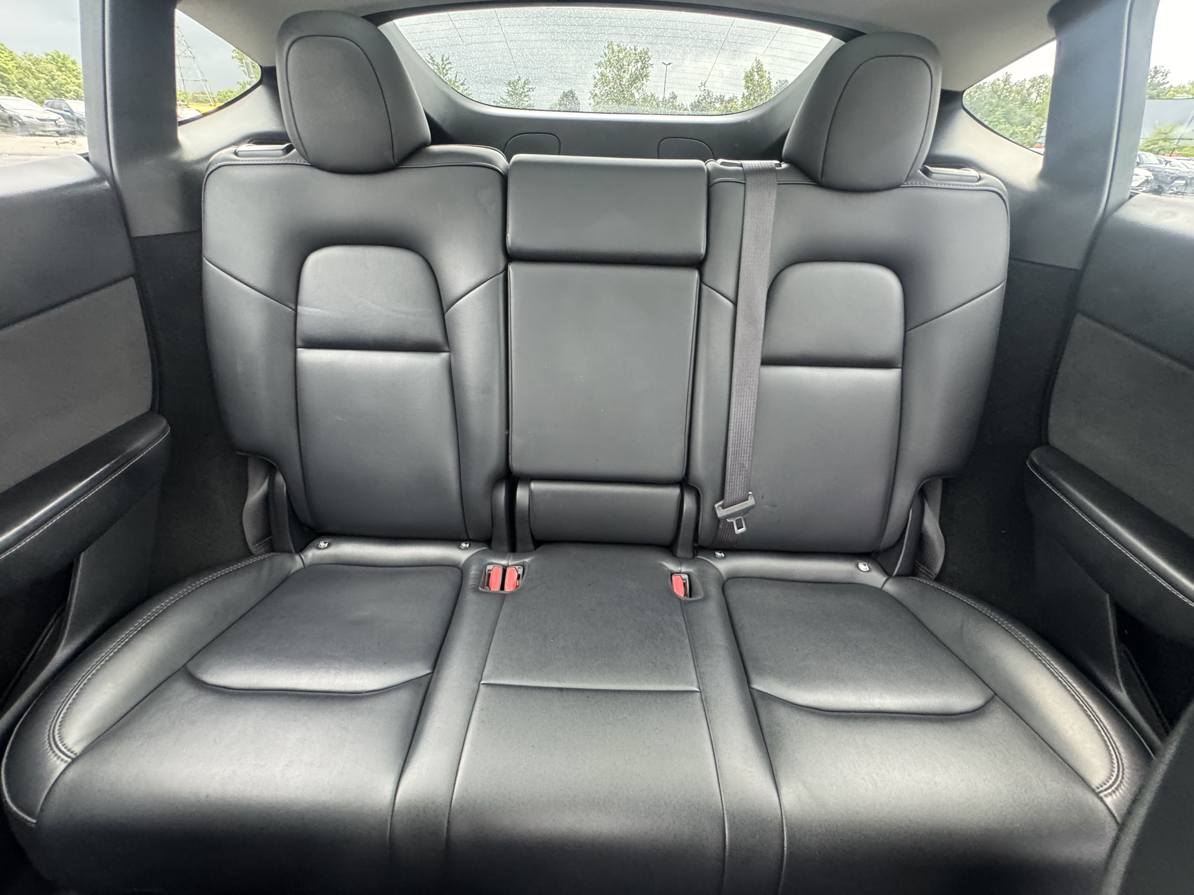 Used 2024 Tesla Model Y 2WD image 27