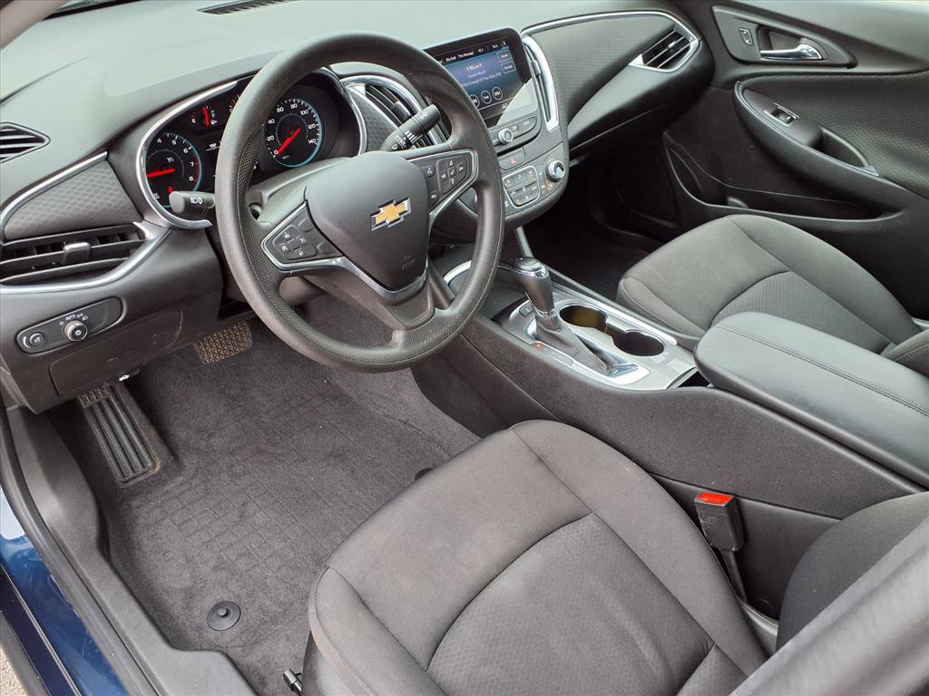 Used 2019 Chevrolet Malibu LT w/ Driver Confidence Package image 12