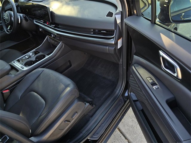 Certified 2025 Kia Carnival SX w/ SX Dark Edition Package image 7