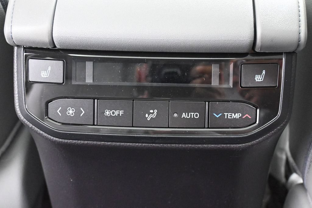 Certified 2026 Toyota Highlander Platinum AWD/4WD image 36