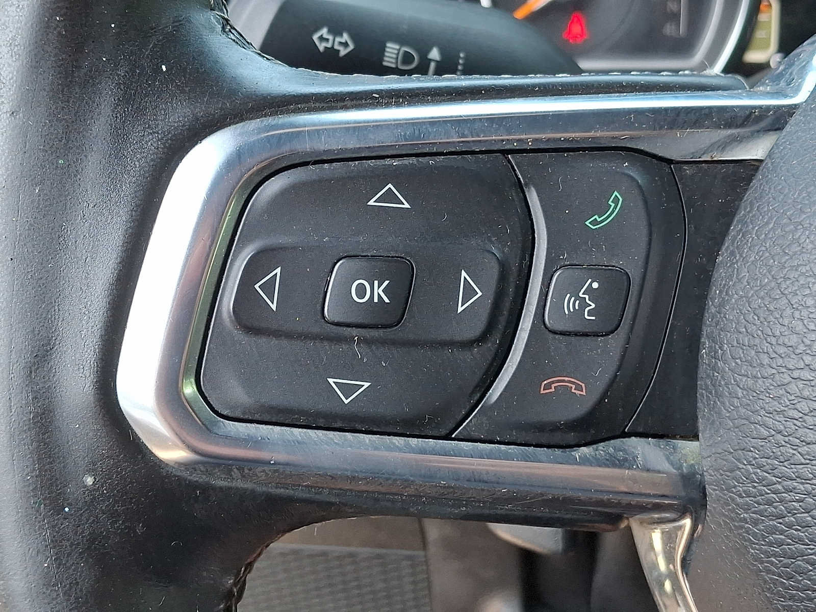 Used 2018 Jeep Wrangler Unlimited Sahara AWD/4WD image 18