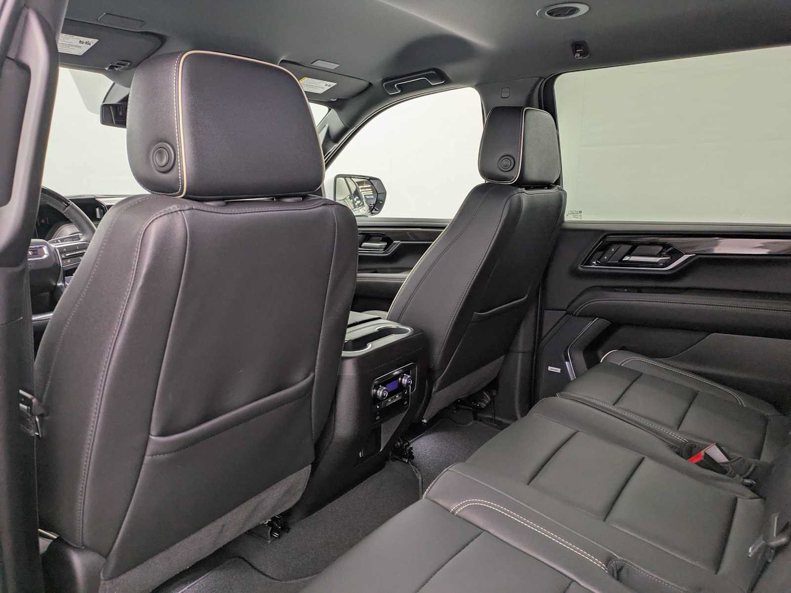 Used 2026 GMC Yukon XL Elevation AWD/4WD image 21