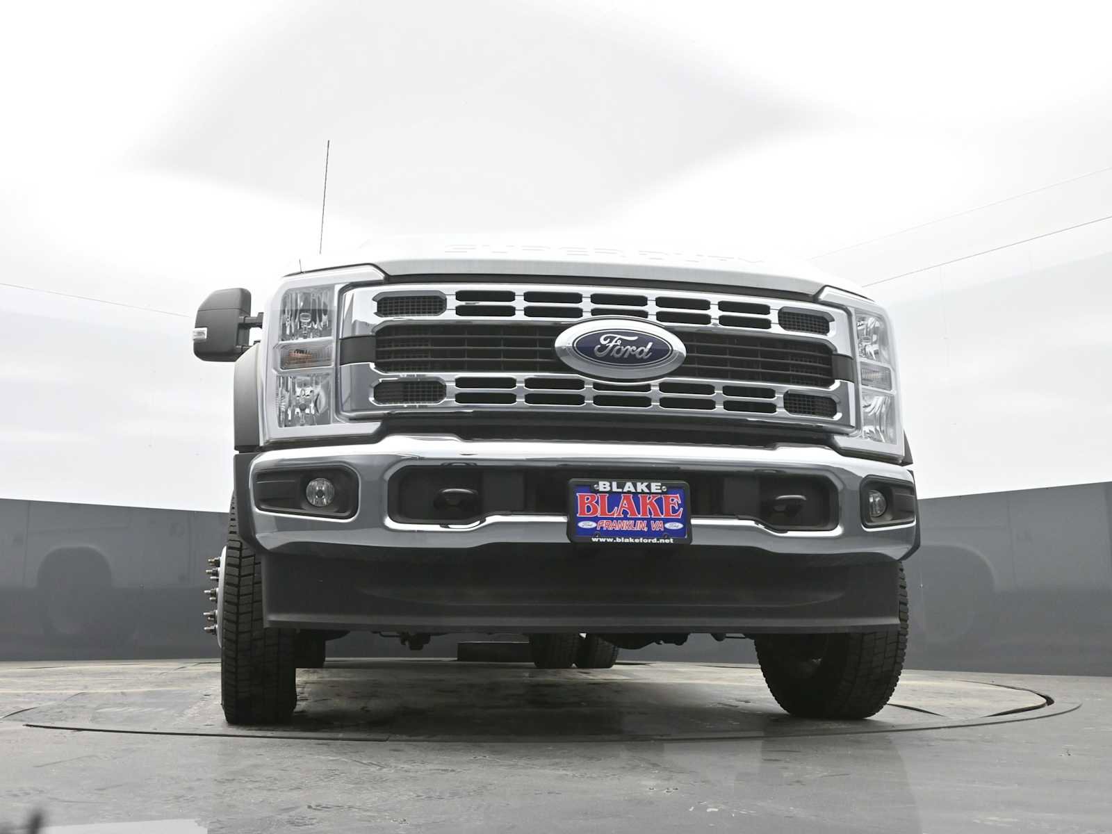 New 2023 Ford F550 4x4 Regular Cab Super Duty image 28