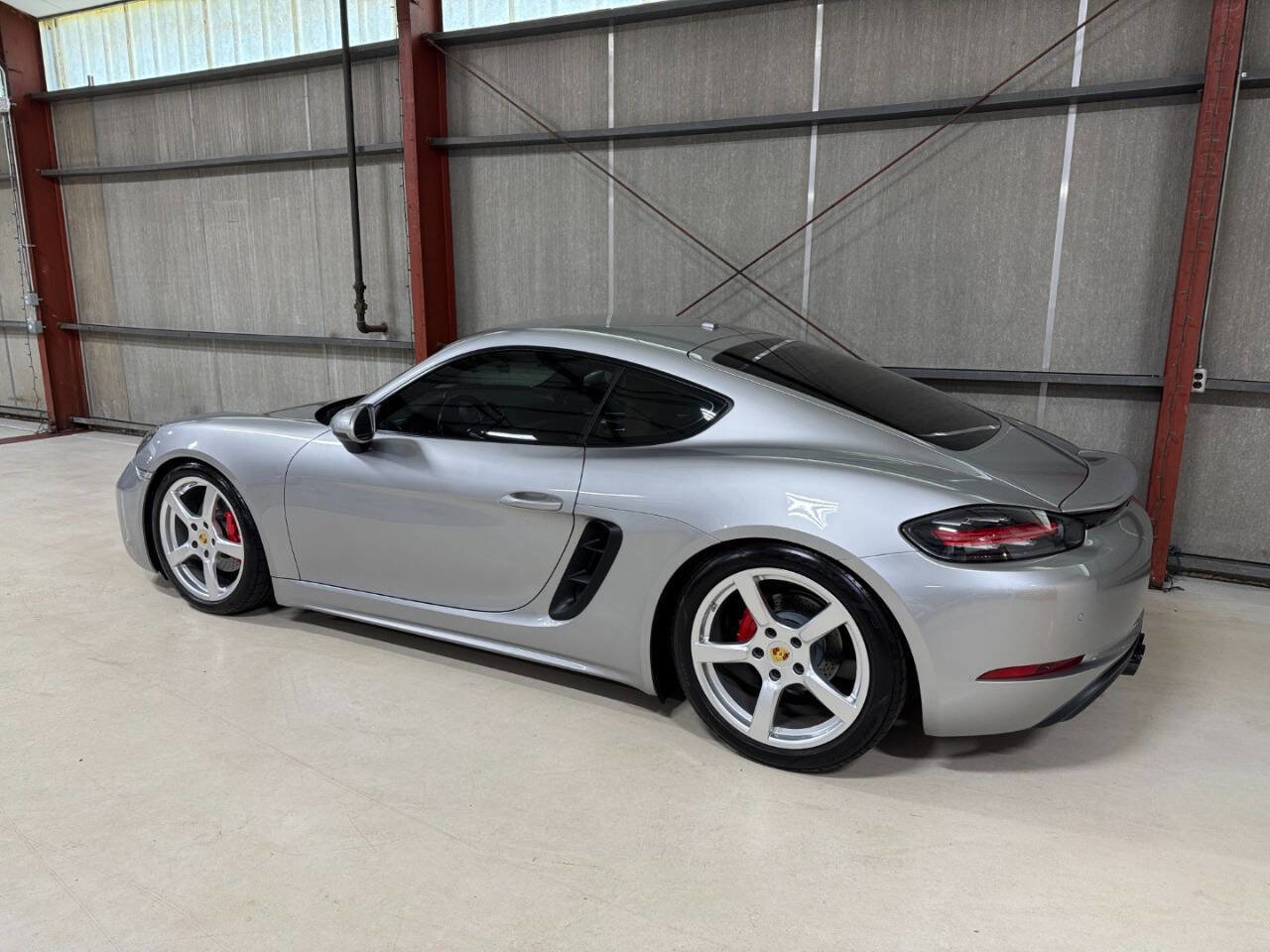 Used 2018 Porsche 718 Cayman w/ Sport Chrono Package image 8