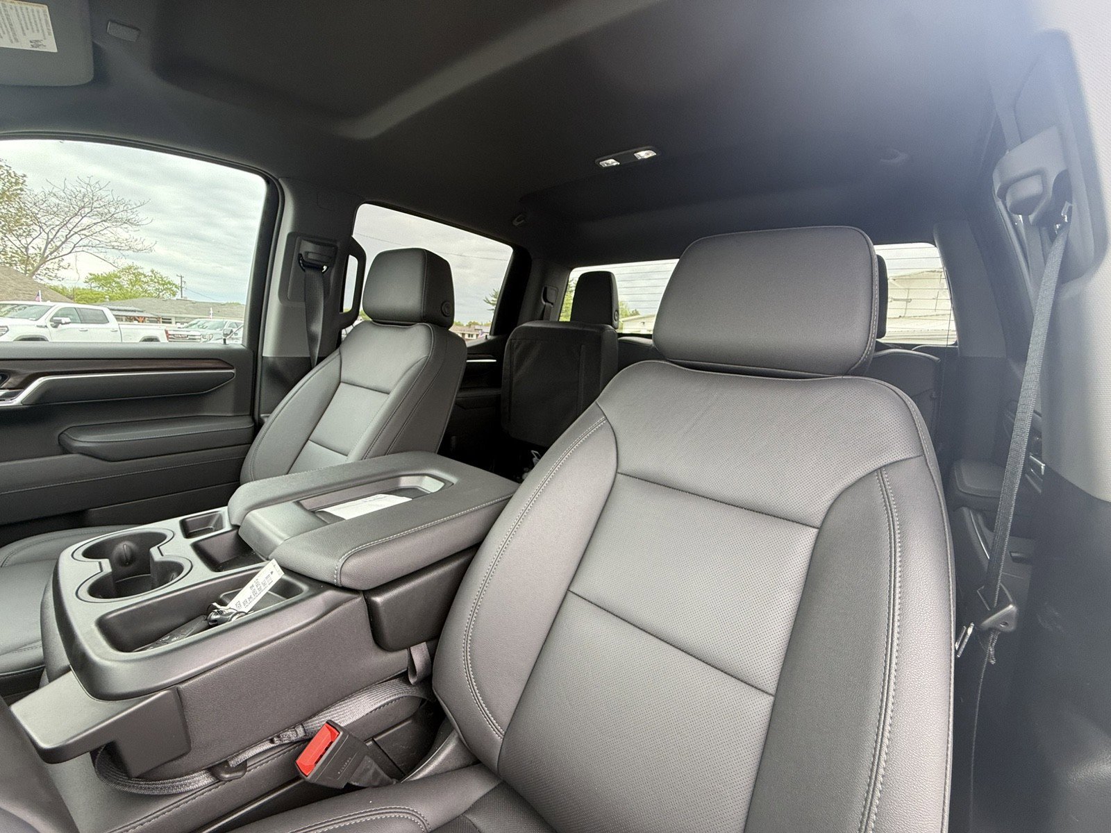 Used 2026 GMC Sierra 1500 SLT AWD/4WD image 10