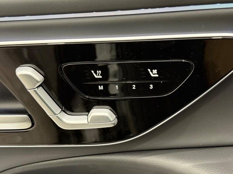 New 2026 Mercedes-Benz E 53 AMG e 4MATIC Sedan image 9