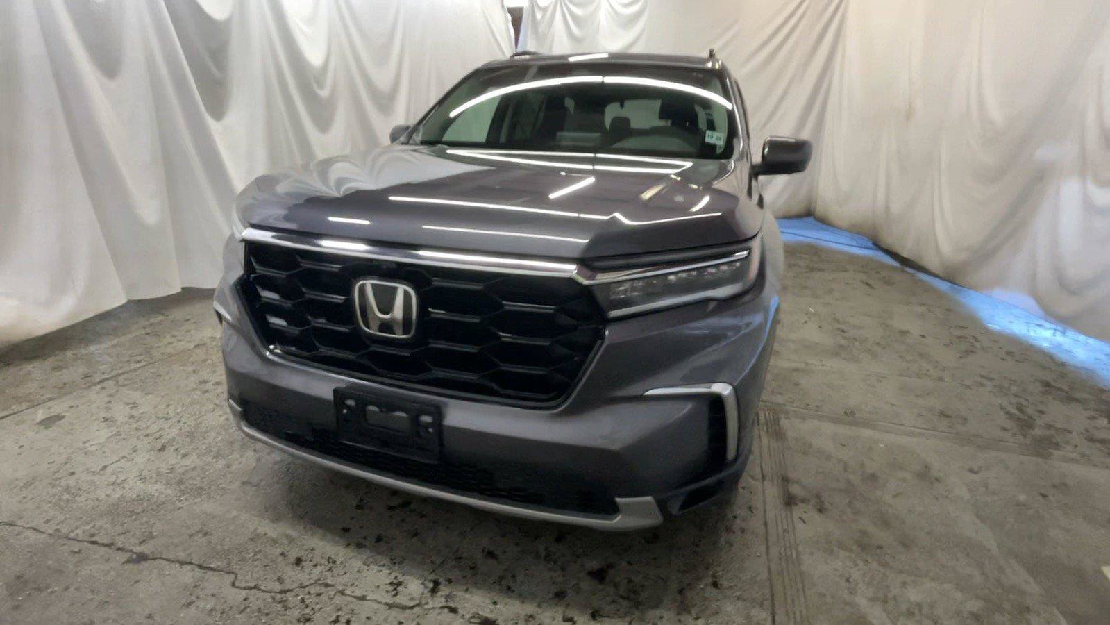 Used 2025 Honda Pilot Elite image 14