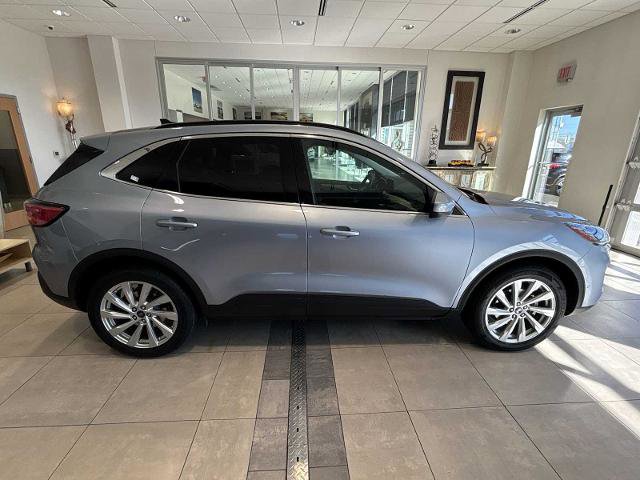 Certified 2022 Ford Escape Titanium w/ Titanium Elite Package image 2