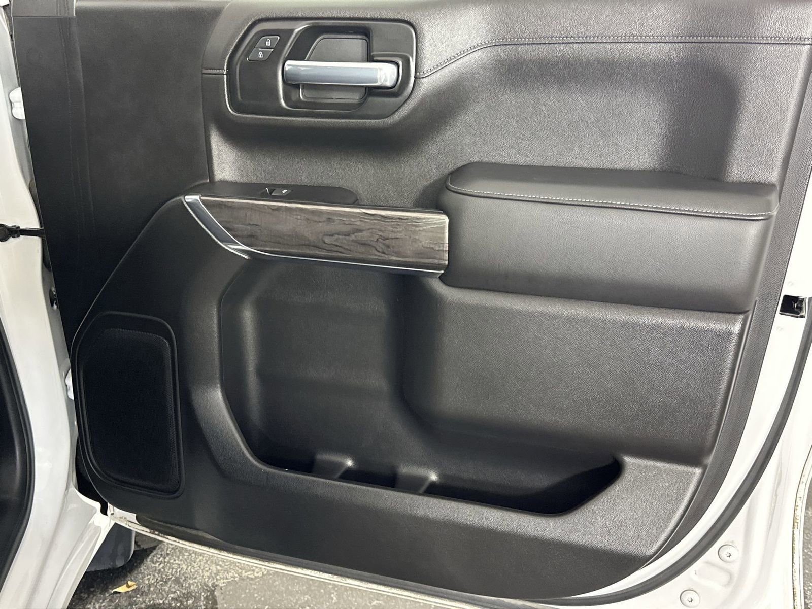 Used 2020 Chevrolet Silverado 1500 LTZ image 34