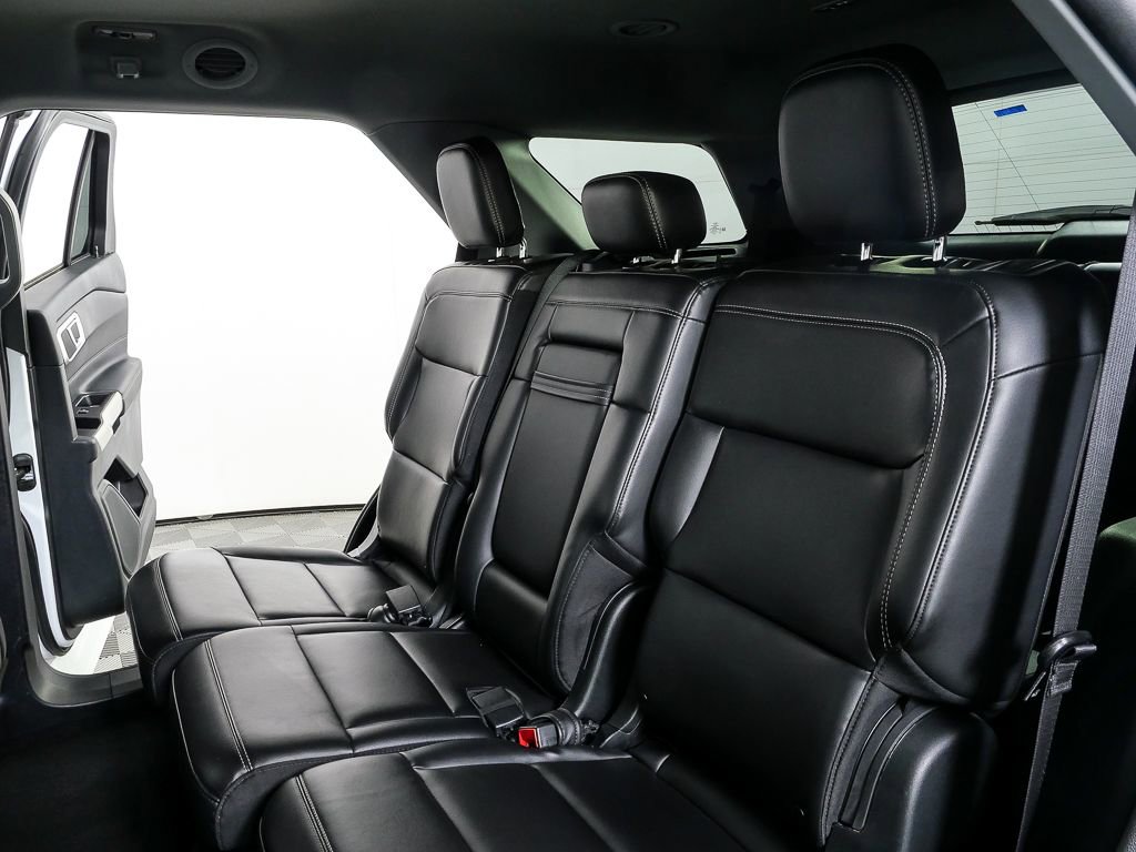 Used 2023 Ford Explorer XLT w/ Equipment Group 202A image 18