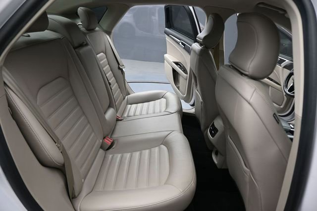 Used 2017 Ford Fusion SE w/ Fusion SE Technology Package FWD image 25