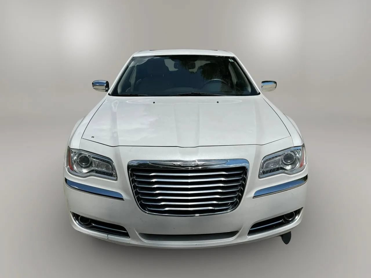 Used 2012 Chrysler 300 Limited RWD image 3