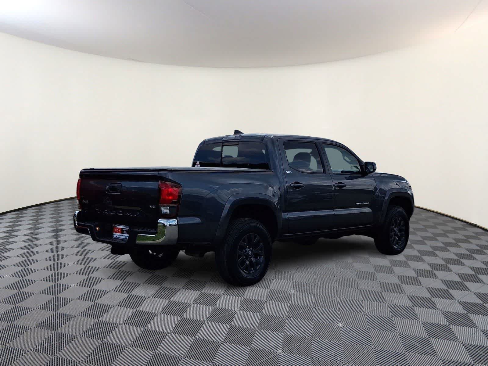 Certified 2021 Toyota Tacoma SR5 AWD/4WD image 5