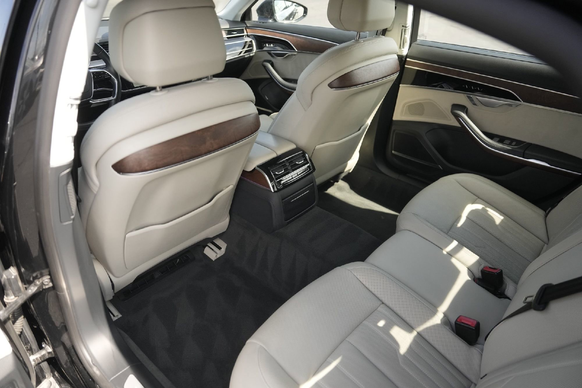 Certified 2022 Audi A8 L 3.0T image 27