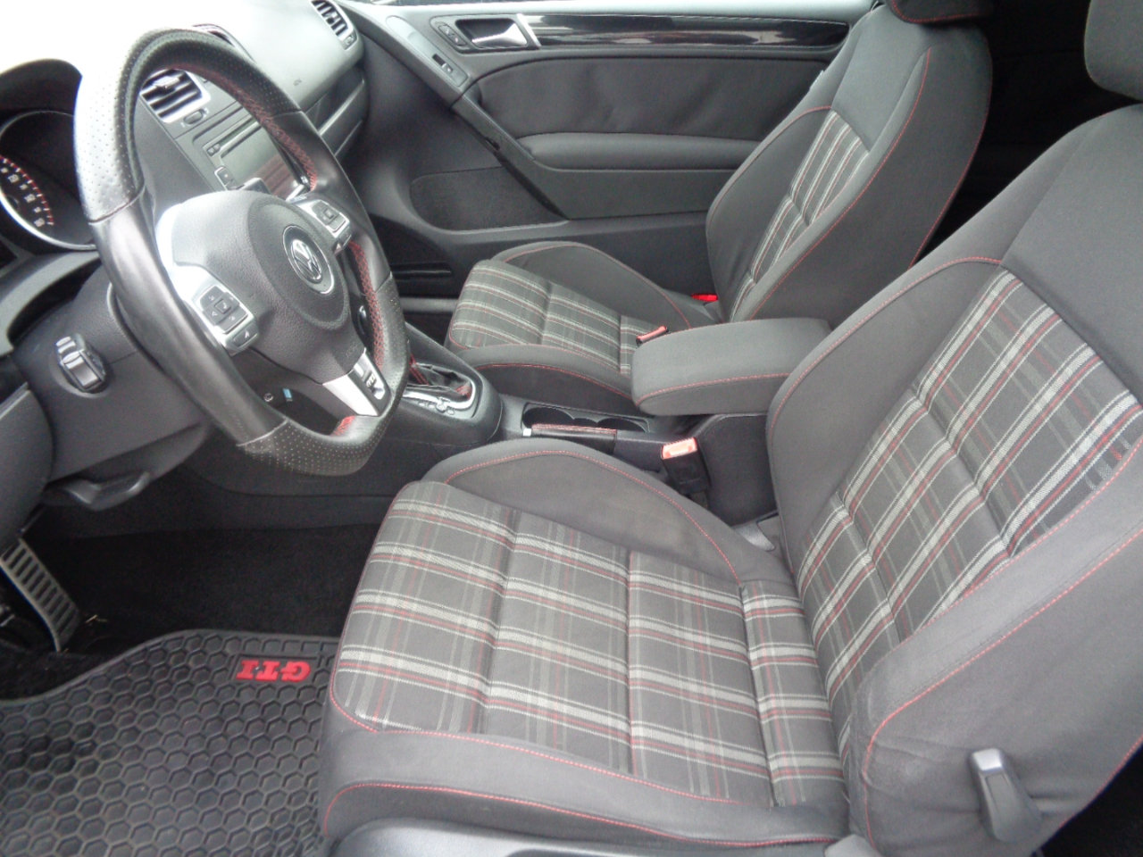 Used 2012 Volkswagen GTI 2-Door image 21