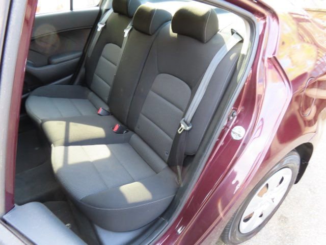 Used 2017 Kia Forte LX image 12