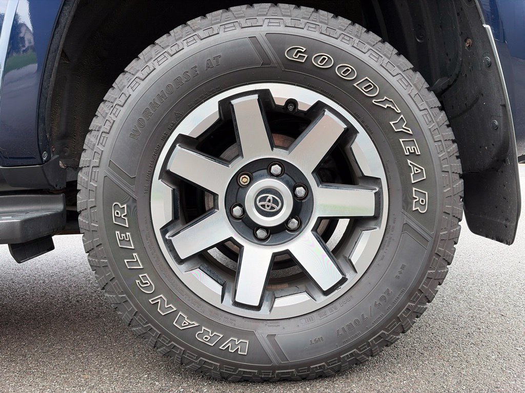 Used 2019 Toyota 4Runner TRD Off-Road Premium AWD/4WD image 21