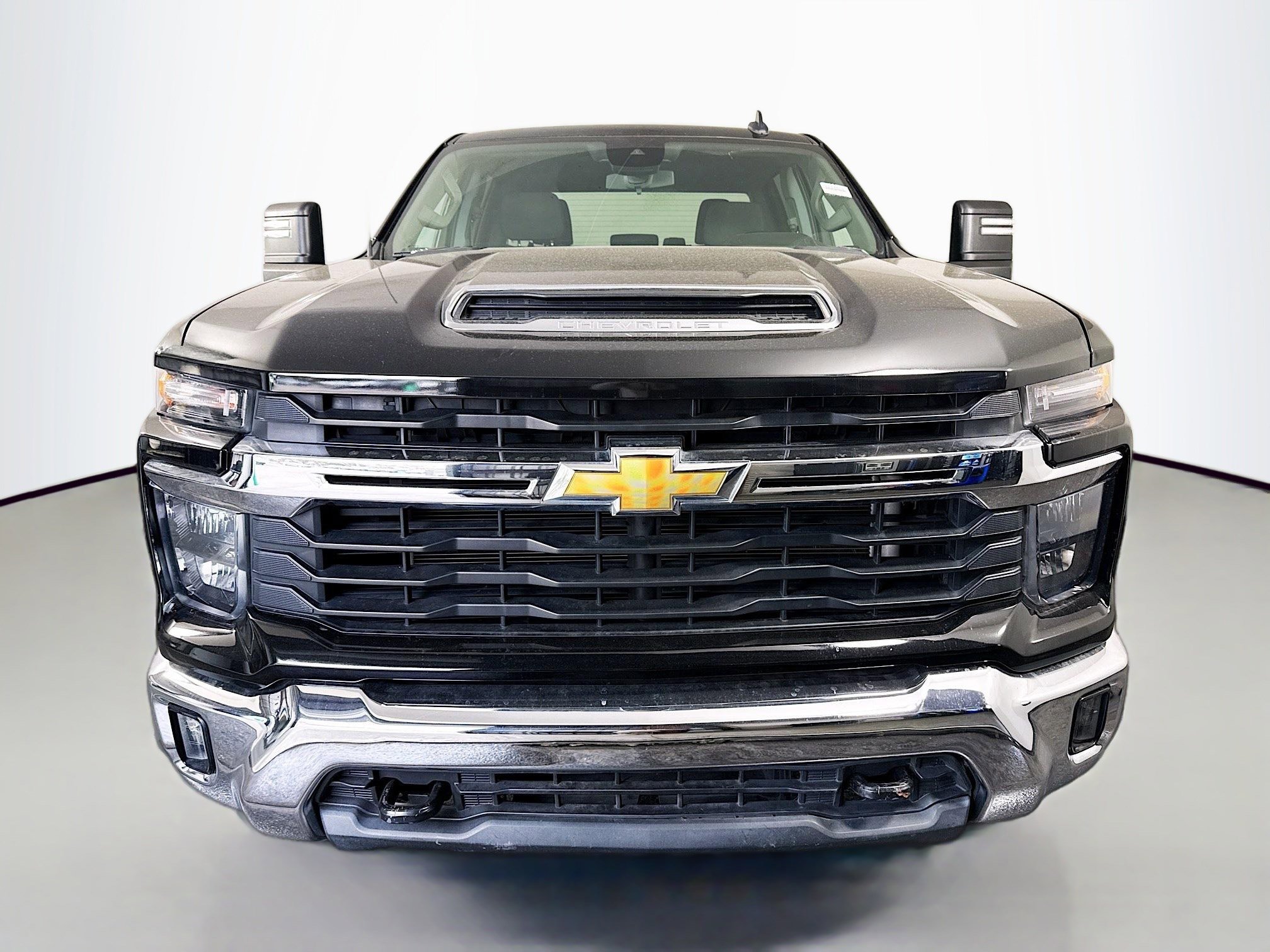 Used 2024 Chevrolet Silverado 2500 LT w/ Convenience Package image 2