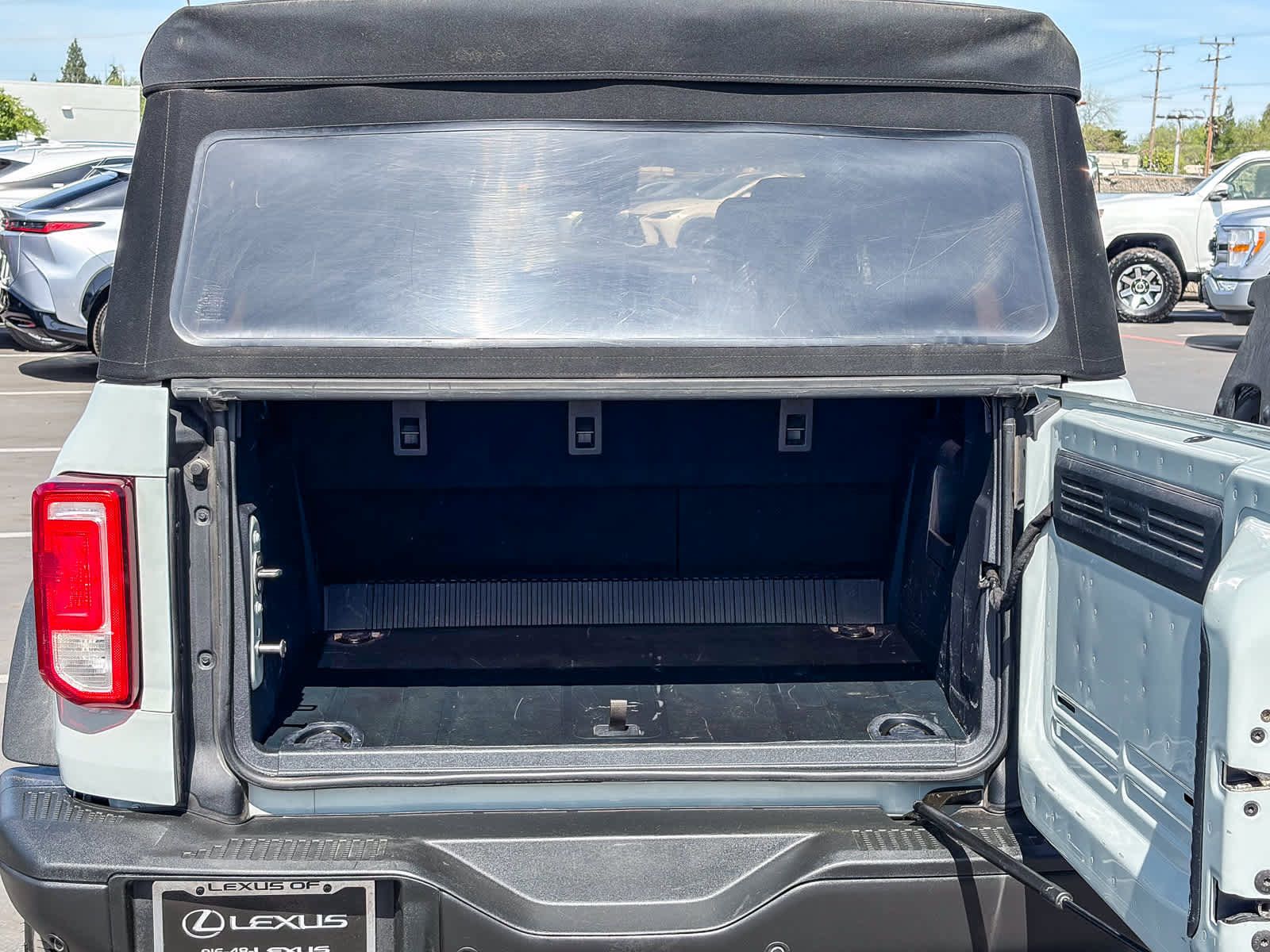 Used 2021 Ford Bronco Black Diamond image 25