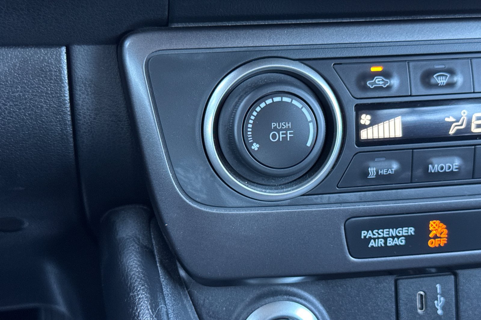 Certified 2025 Nissan Leaf S FWD image 30
