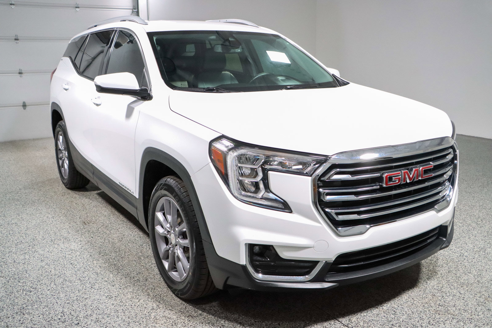 Used 2023 GMC Terrain SLT AWD/4WD image 5