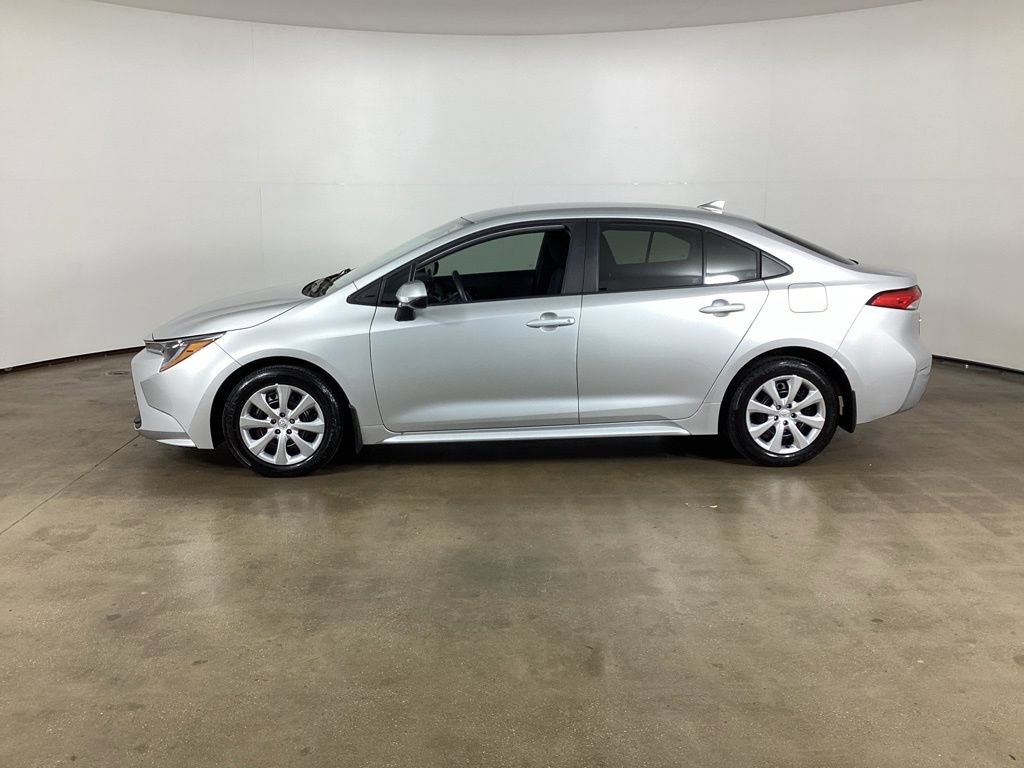 Used 2025 Toyota Corolla LE FWD image 8