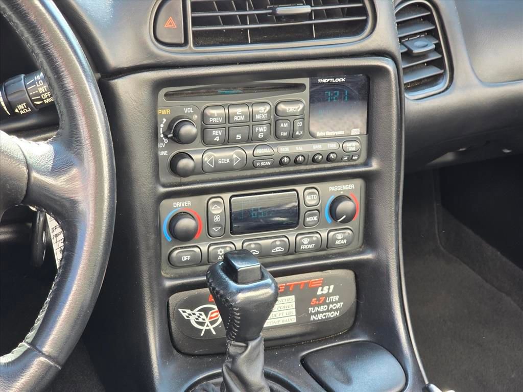 Used 2001 Chevrolet Corvette Convertible w/ Preferred Equipment Group2 image 13