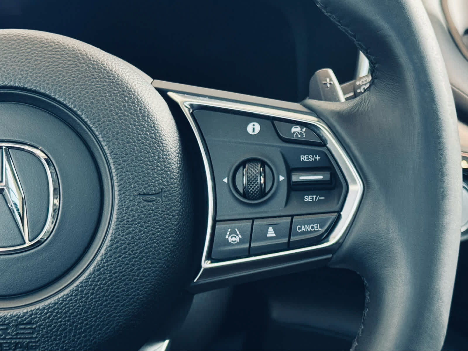 Used 2024 Acura MDX SH-AWD w/ Technology Package image 26