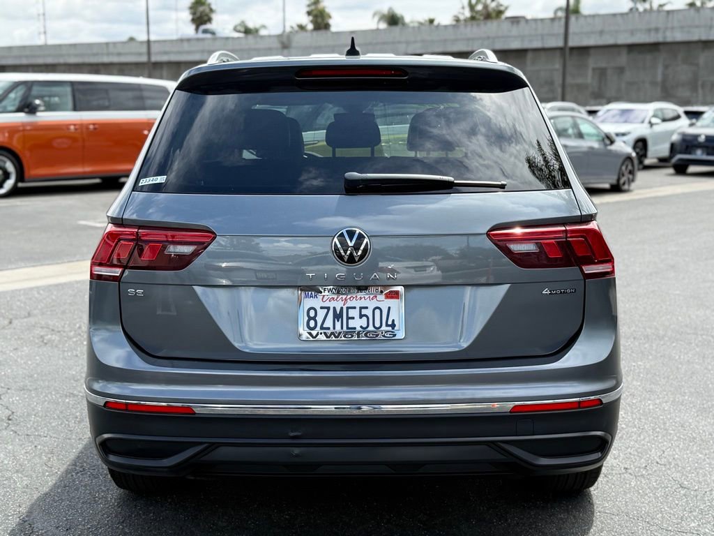 Used 2022 Volkswagen Tiguan SE w/ Panoramic Sunroof Package image 6