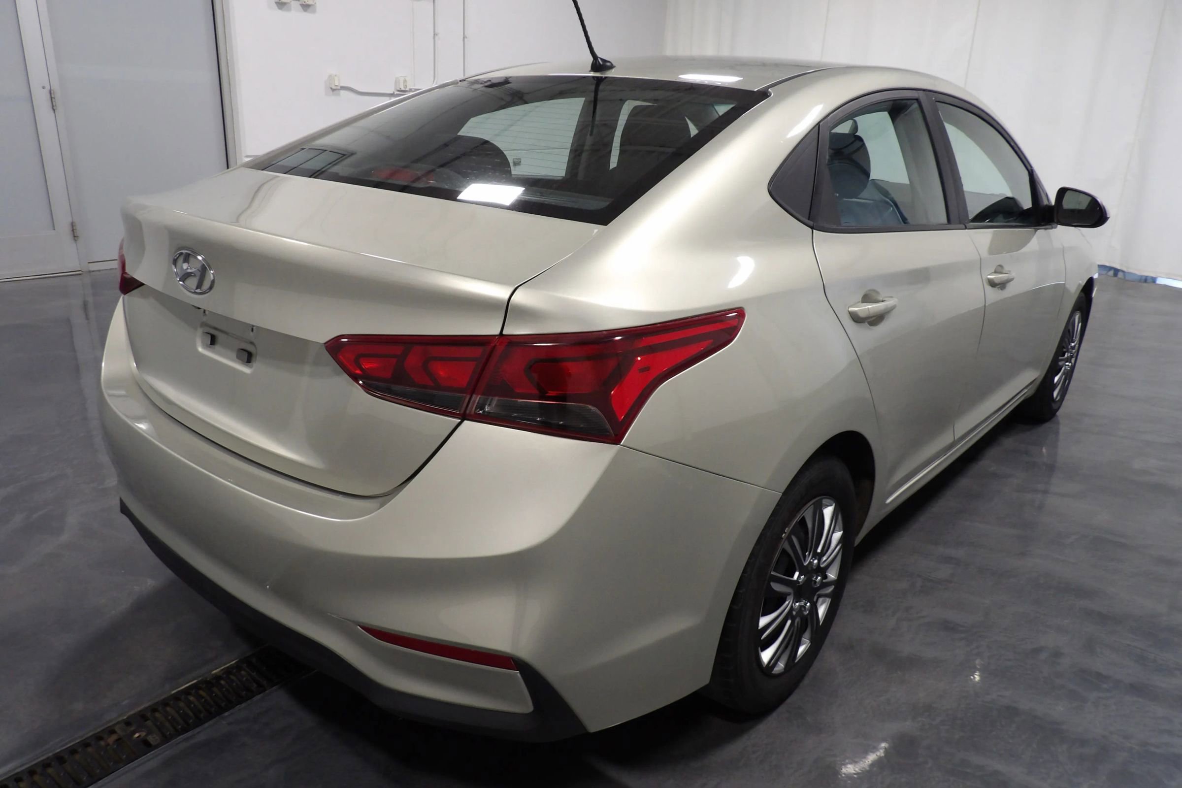 Used 2018 Hyundai Accent SE image 4