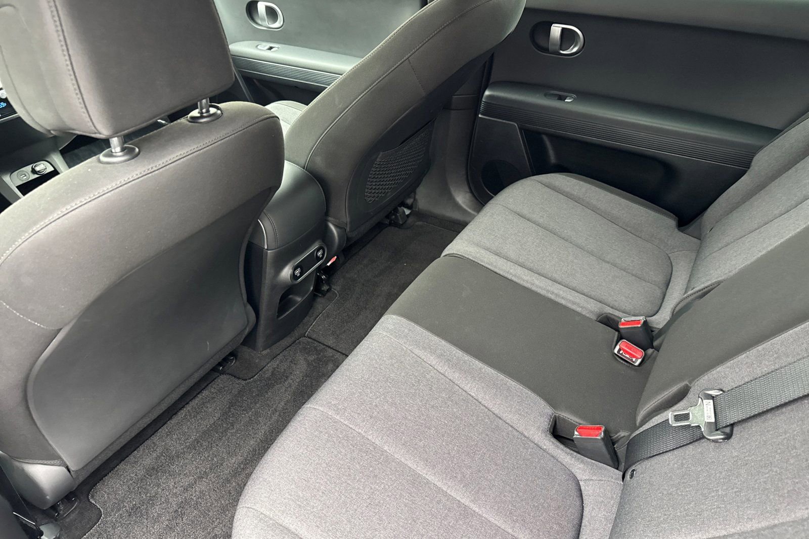 Used 2024 Hyundai Ioniq 5 SE RWD image 13