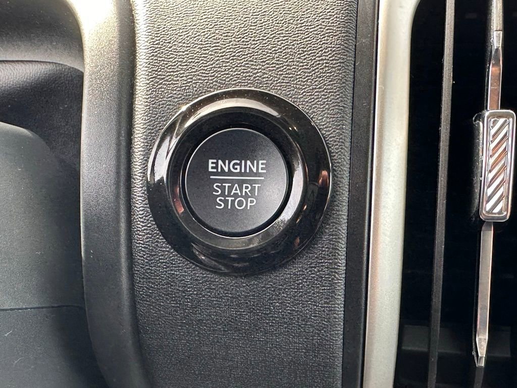 Used 2025 Ford Expedition Active image 31