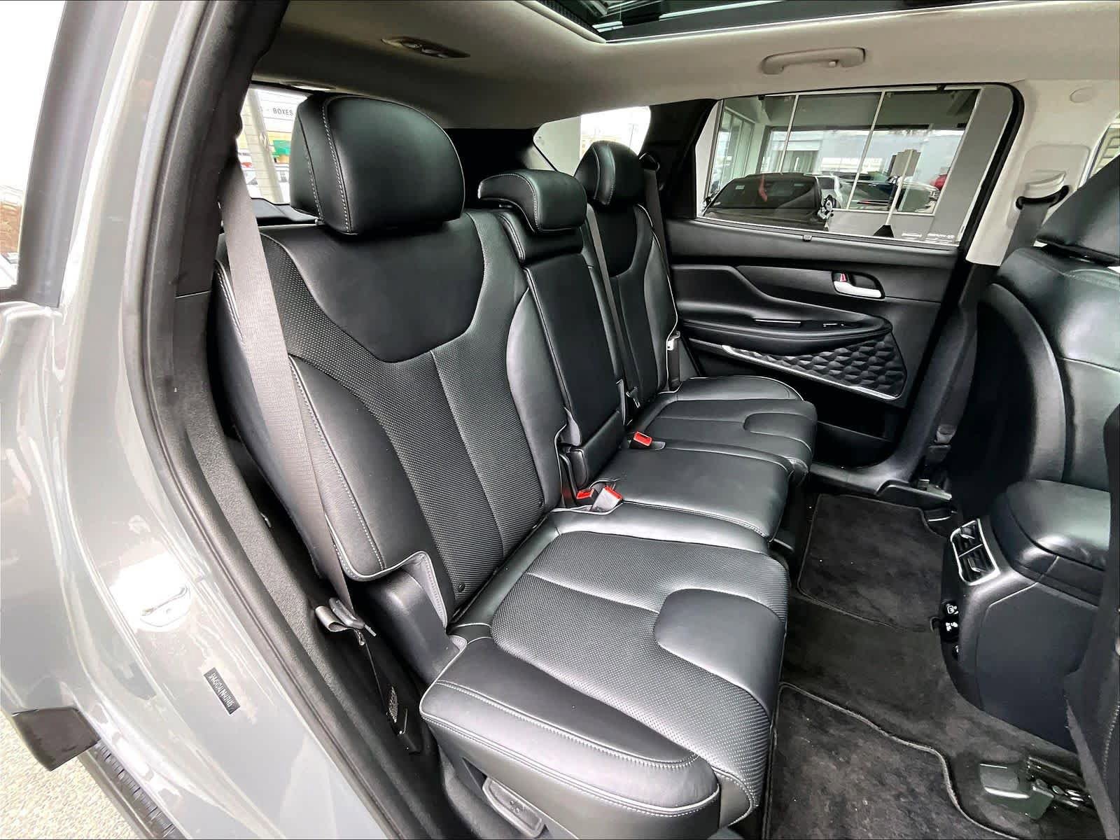 Used 2022 Hyundai Santa Fe Limited AWD/4WD image 16