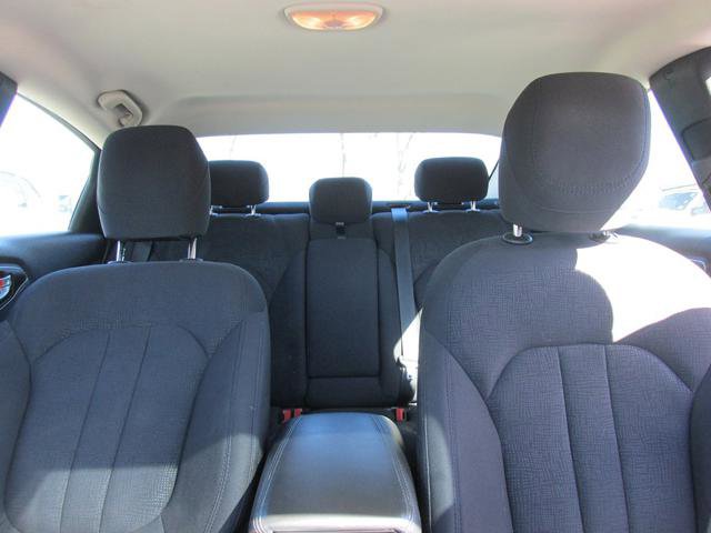 Used 2016 Chrysler 200 Limited image 10