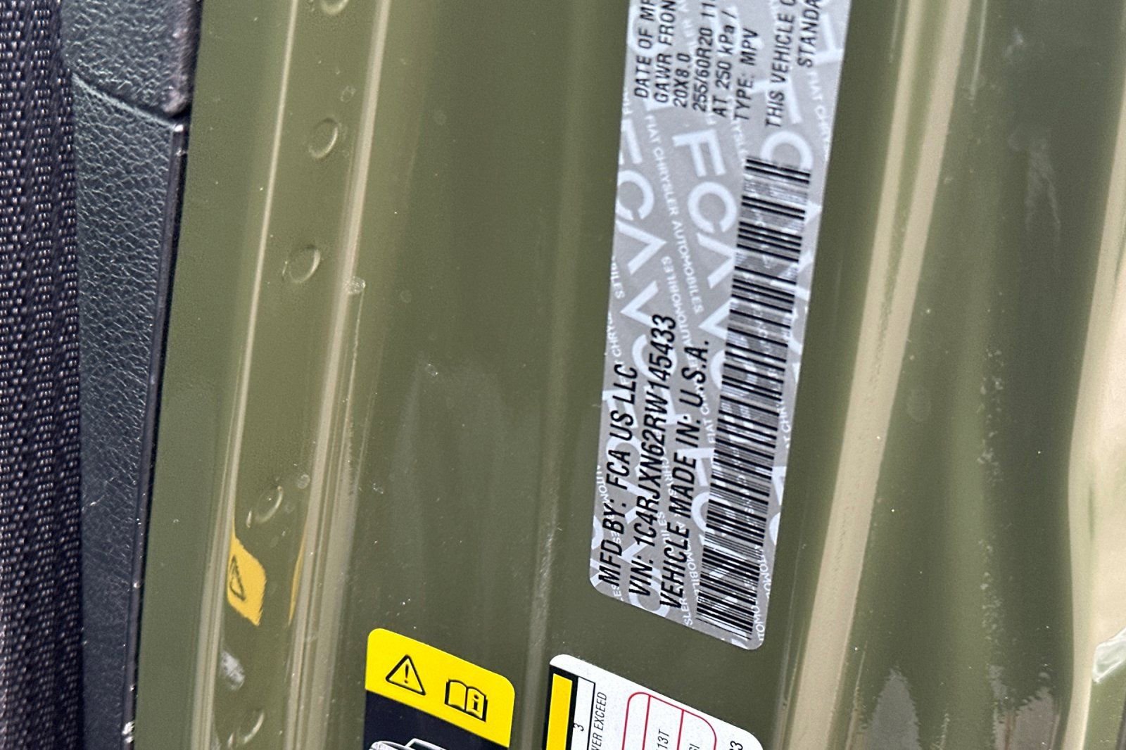 Used 2024 Jeep Wrangler Unlimited w/ Technology Group image 27