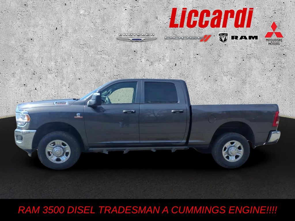 Used 2024 RAM 3500 Tradesman w/ Chrome Appearance Group AWD/4WD image 4