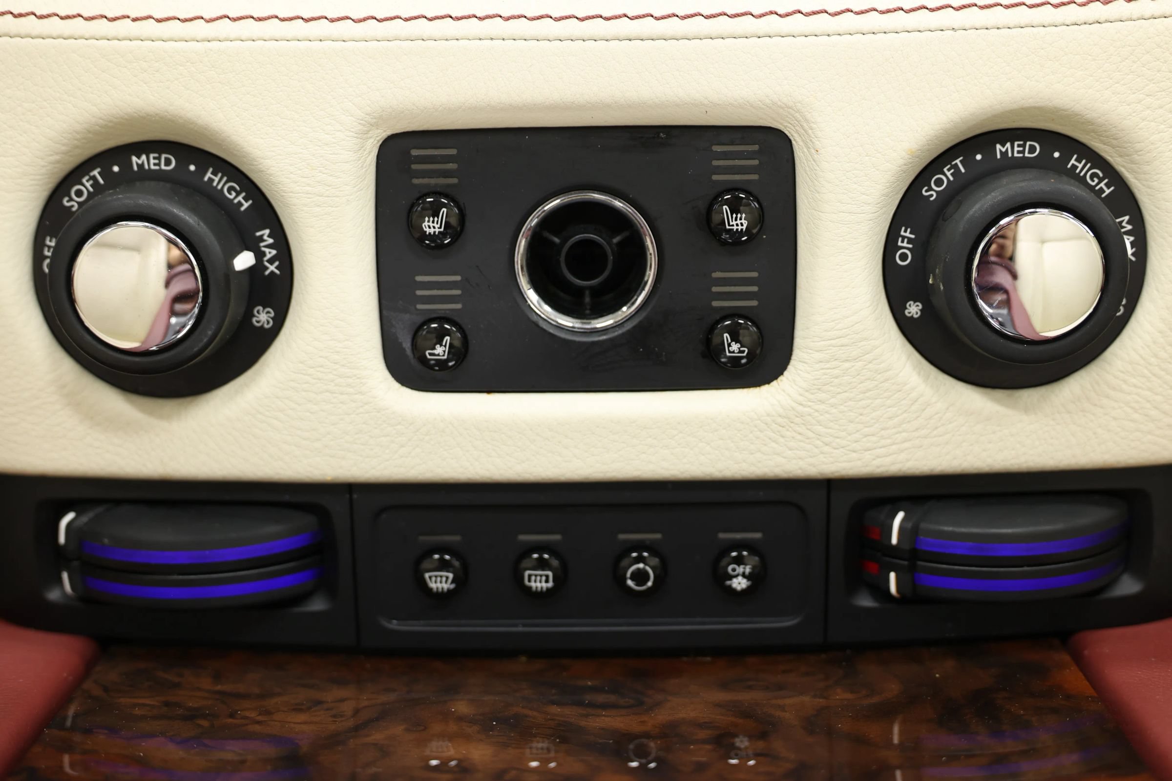 Used 2013 Rolls-Royce Ghost RWD image 44