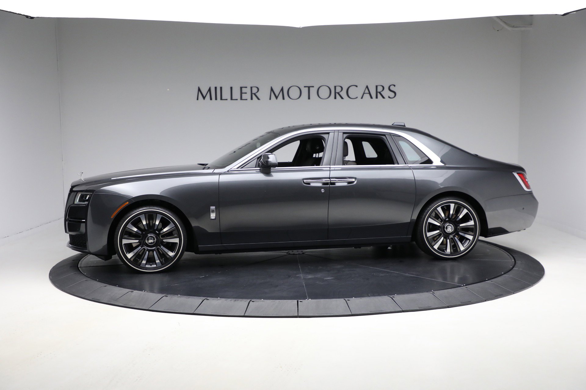 Certified 2024 Rolls-Royce Ghost Sedan image 3