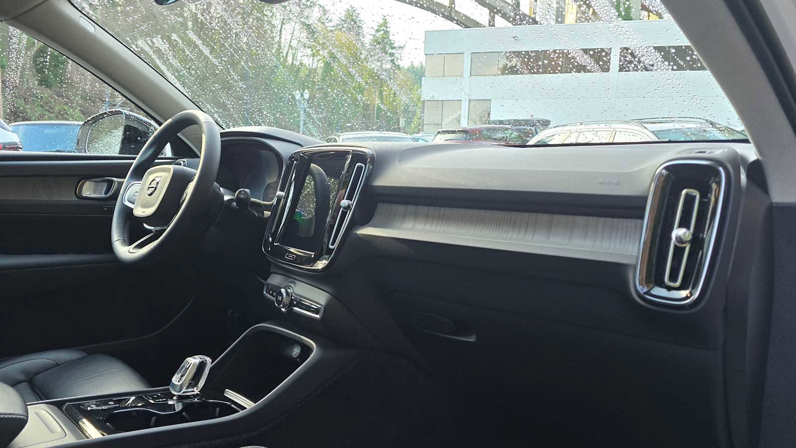 Used 2023 Volvo XC40 B5 Plus w/ Driver Assist Package image 10