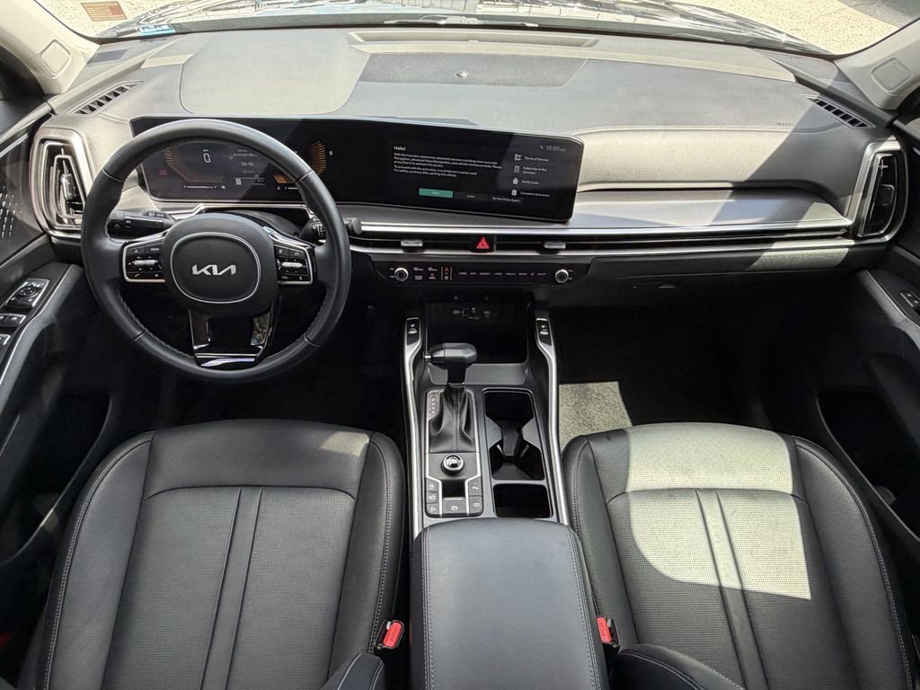 Used 2025 Kia Sorento S FWD image 14