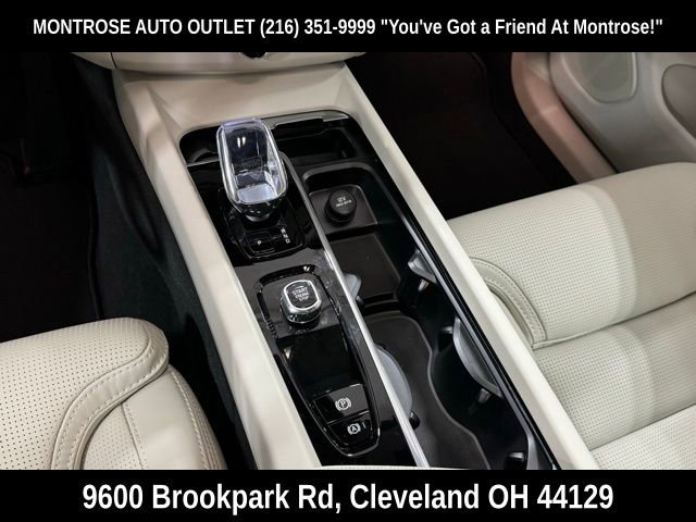 New 2025 Volvo XC60 T8 Ultra w/ Climate Package image 17