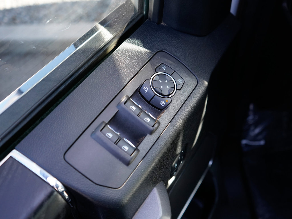 Used 2018 Ford F150 Platinum w/ Equipment Group 701A Luxury AWD/4WD image 27