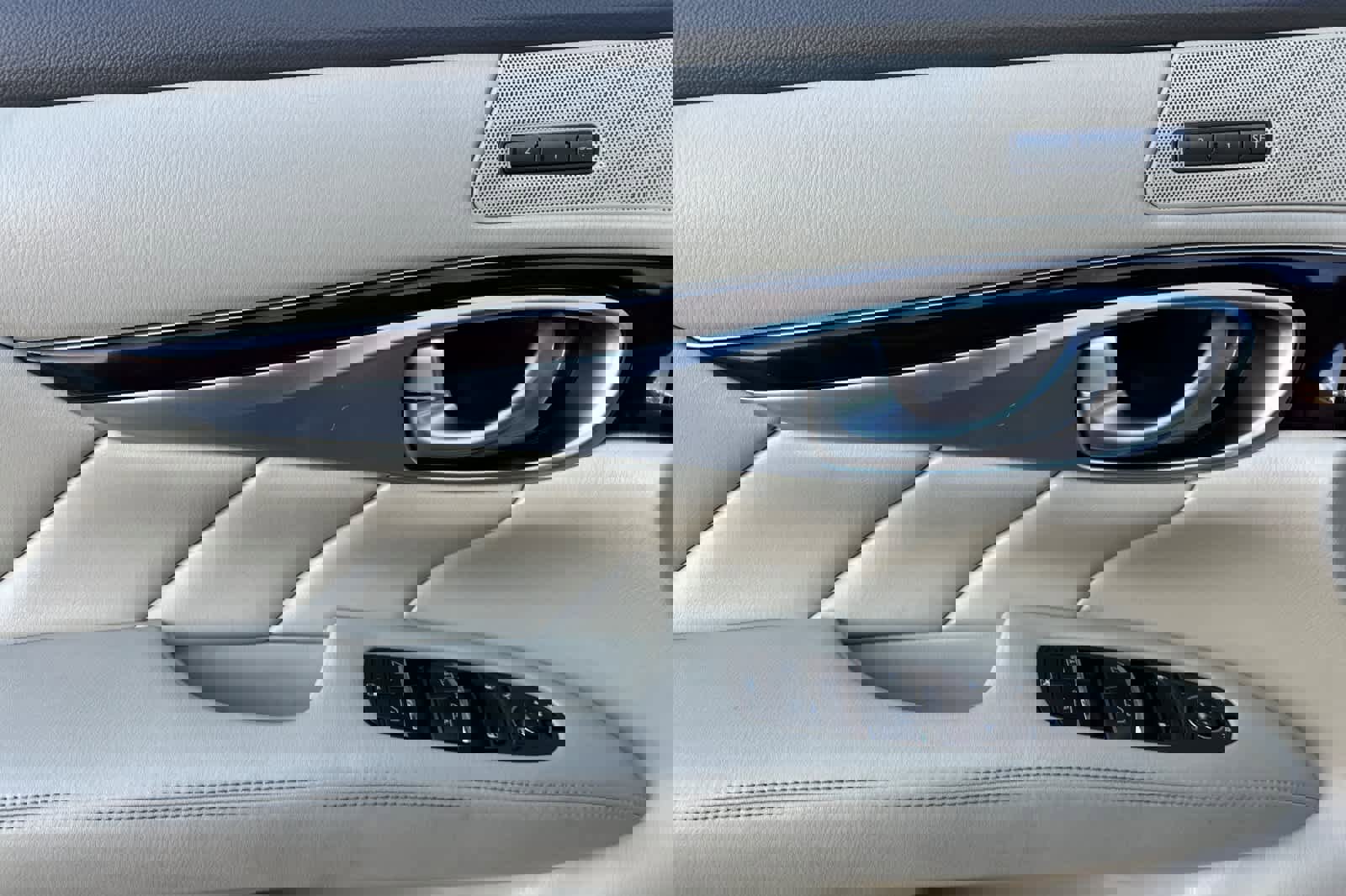 Used 2012 INFINITI M37 x w/ Premium Pkg image 12