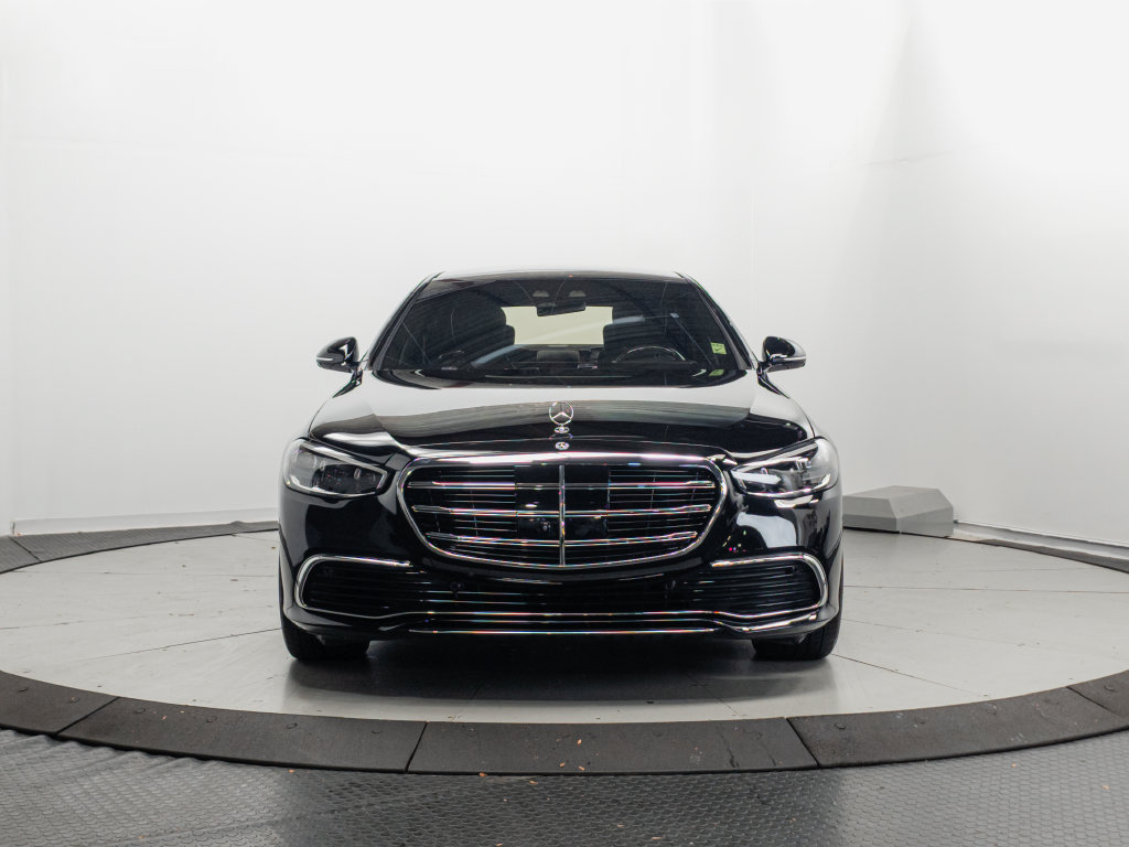 Used 2025 Mercedes-Benz S 580 4MATIC Sedan image 2