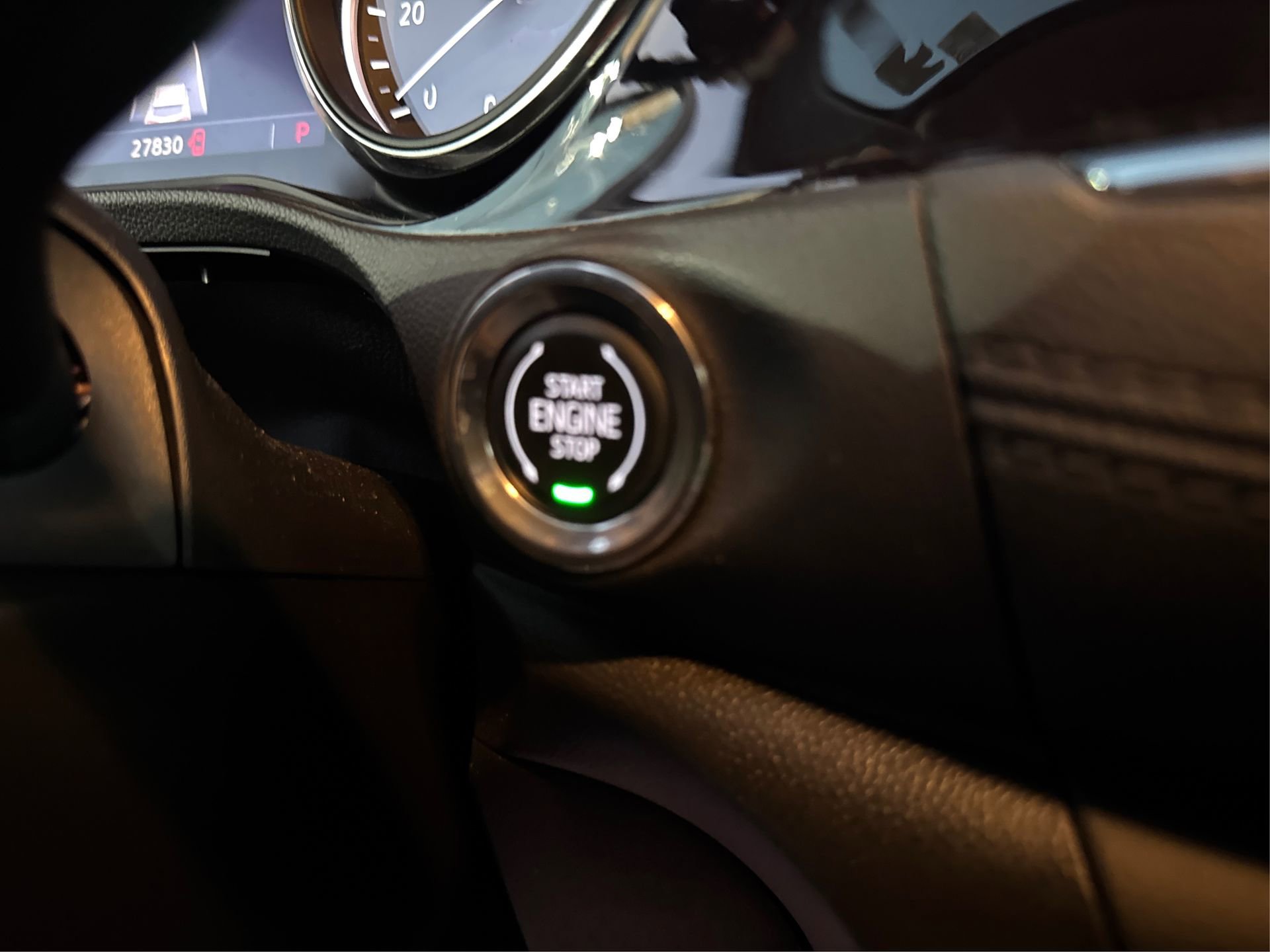 Used 2023 Buick Encore GX Select w/ Sport Touring Package image 31