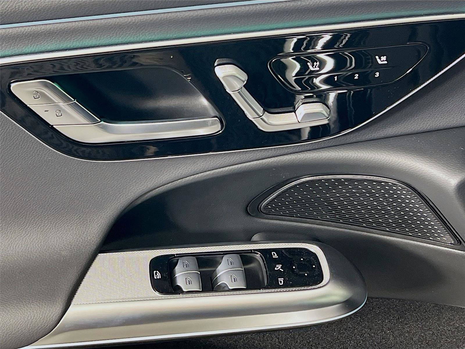New 2026 Mercedes-Benz E 350 4MATIC Sedan image 19