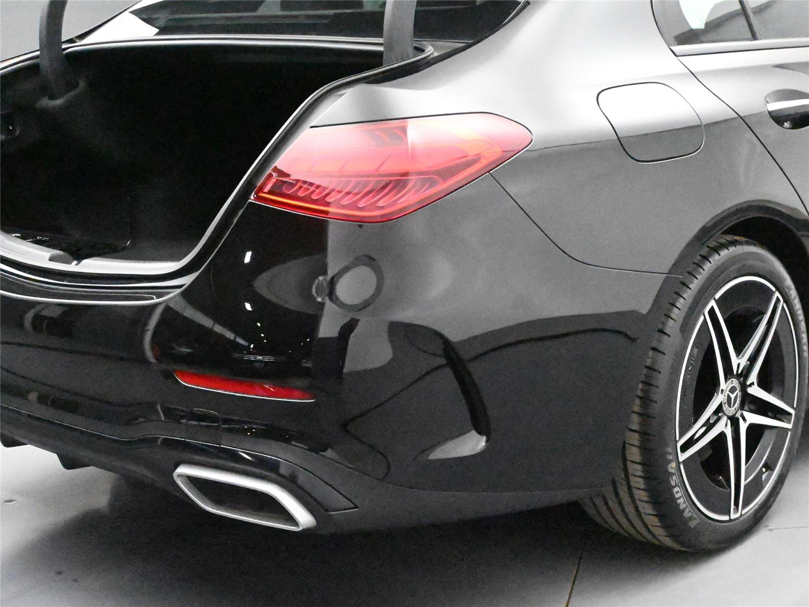 Used 2023 Mercedes-Benz C 300 4MATIC Sedan image 17