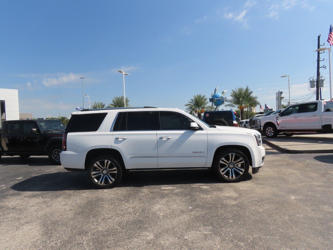 Used 2019 GMC Yukon Denali w/ Denali Ultimate Package AWD/4WD image 9
