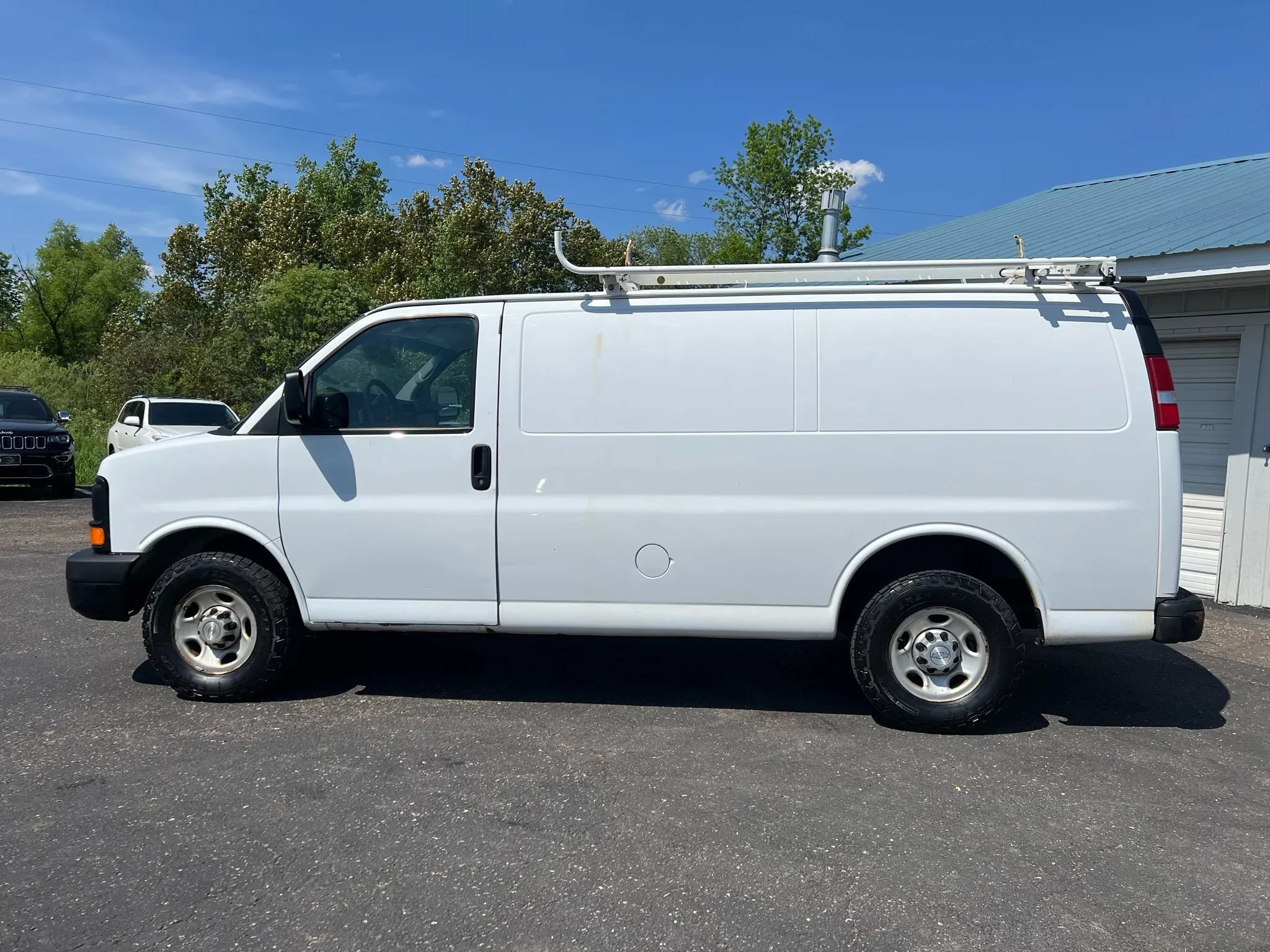 Used 2015 Chevrolet Express 2500 RWD image 8