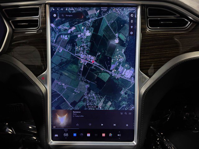 Used 2015 Tesla Model S 85 image 24